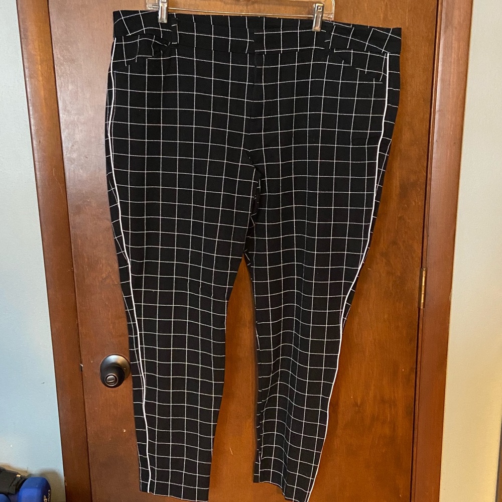 Old Navy Pixie Trousers